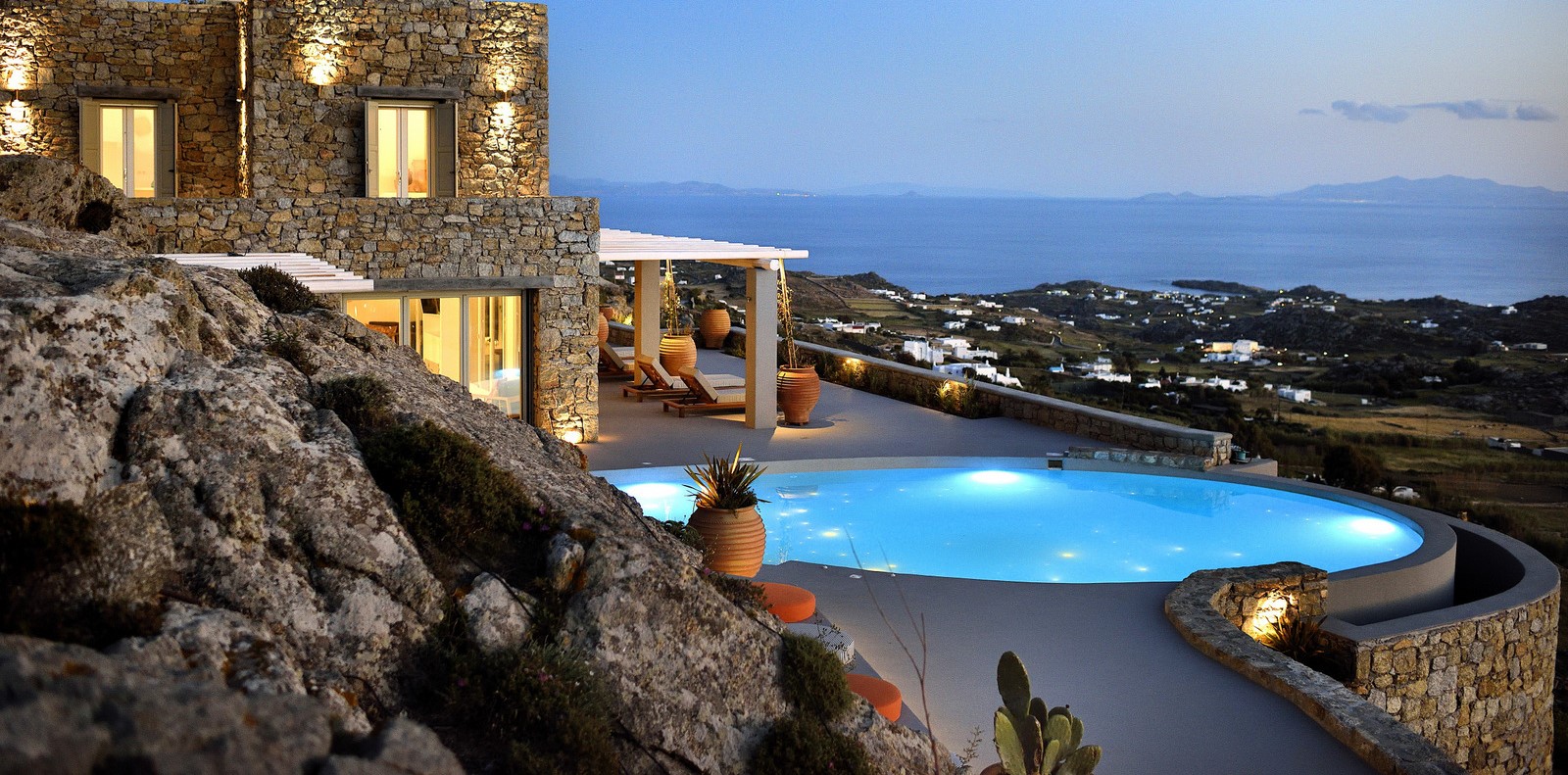 Casa Theseus